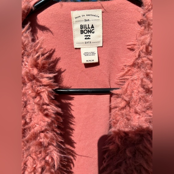 Billabong Faux Fur Teddy Jacket in a Dusty Pink Color, size M has pockets!! - Picture 4 of 9